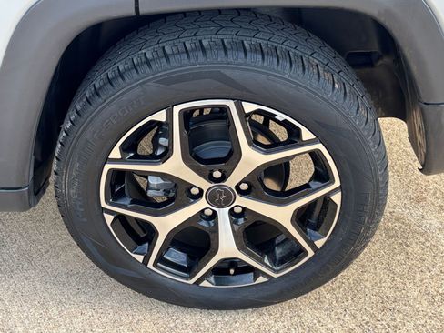 Used 2025 Jeep Compass Limited image 30