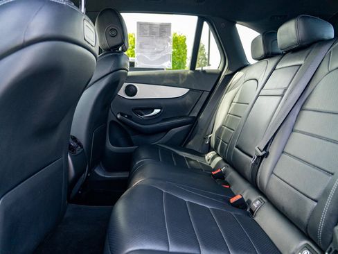 Used 2019 Mercedes-Benz GLC 300 4MATIC image 17
