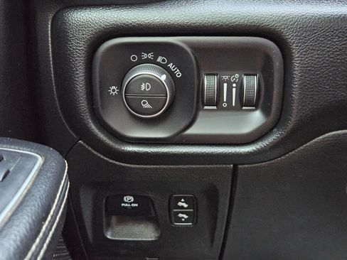 Used 2020 RAM 1500 Laramie AWD/4WD image 25