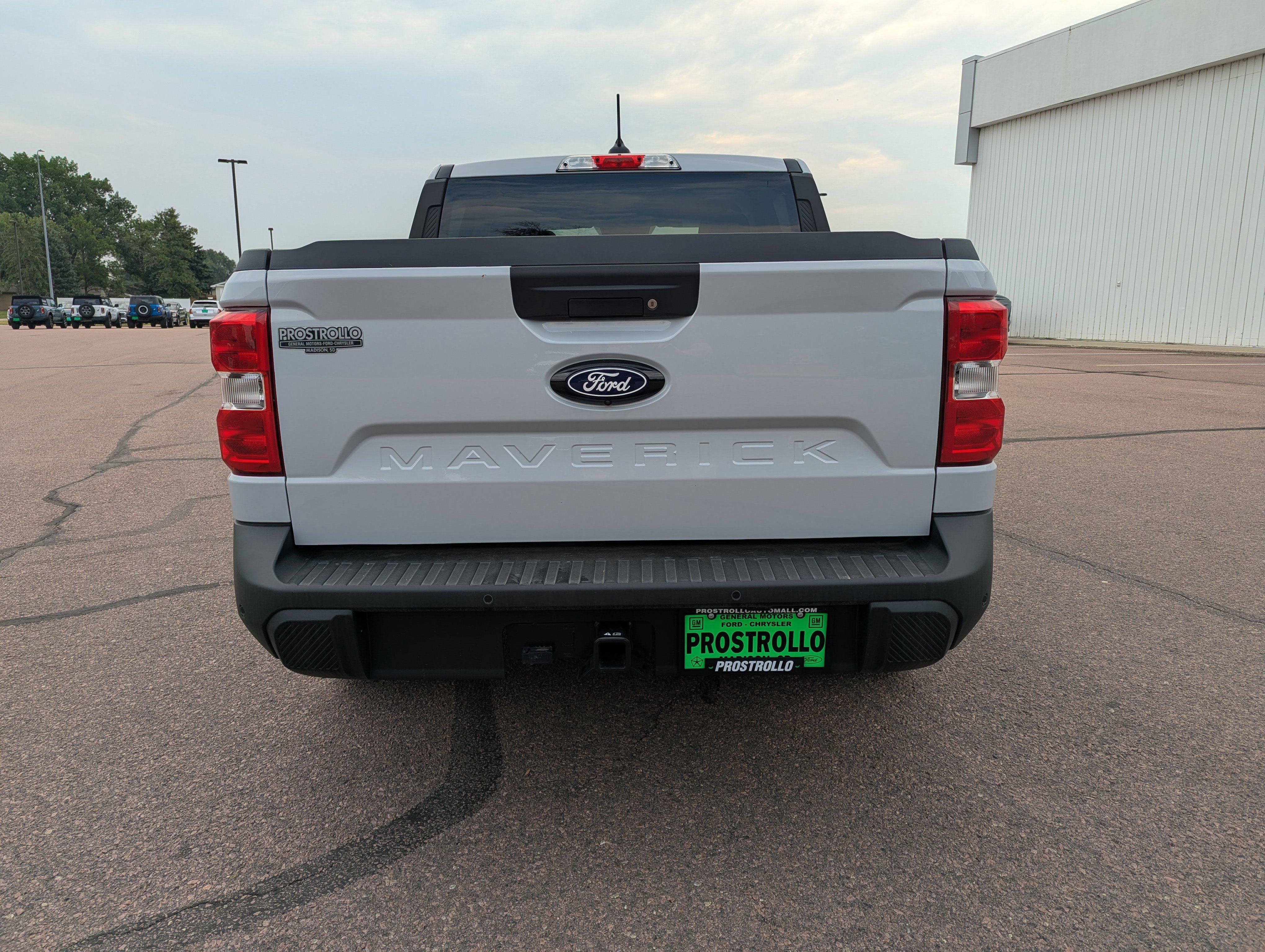 New 2025 Ford Maverick XLT w/ XLT Luxury Package FWD image 4