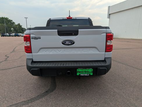 New 2025 Ford Maverick XLT w/ XLT Luxury Package FWD image 4