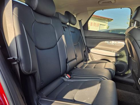 Used 2023 Genesis GV70 2.5T w/ Advanced Package image 18