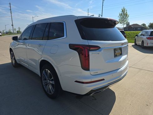 Used 2020 Cadillac XT6 Premium Luxury w/ Platinum Package AWD/4WD image 3