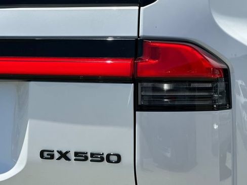 Used 2025 Lexus GX 550 w/ Cold Area Package AWD/4WD image 34