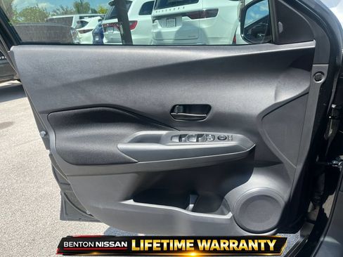 Certified 2025 Nissan Kicks Play S FWD image 11