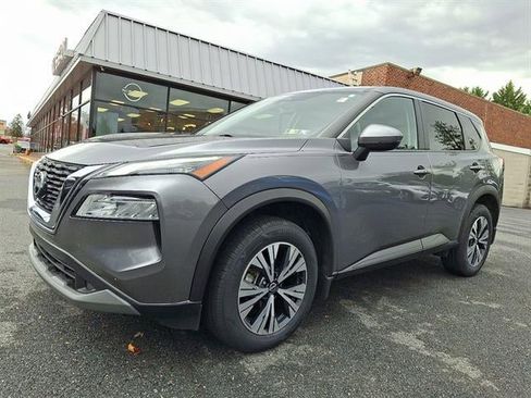 Used 2023 Nissan Rogue SV image 3