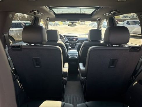 Used 2025 Cadillac XT6 Premium Luxury image 10