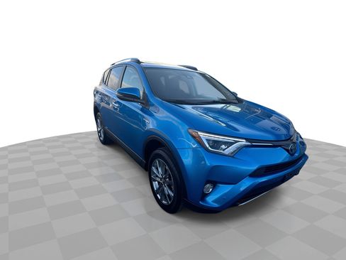 Used 2017 Toyota RAV4 Limited image 2