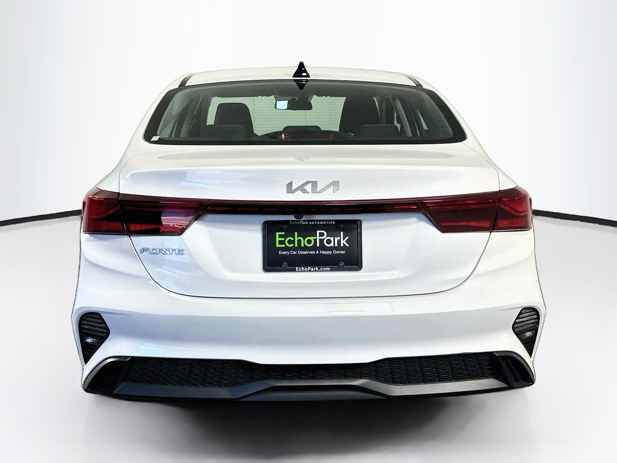 Used 2024 Kia Forte LXS w/ LXS Technology Package FWD image 7