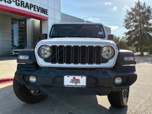 Used 2025 Jeep Wrangler Unlimited Sport AWD/4WD image 3