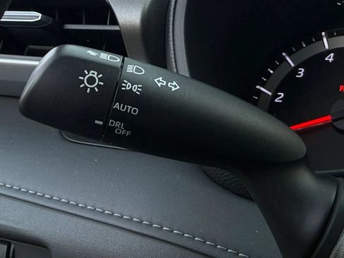 Used 2020 Toyota Highlander L FWD image 55