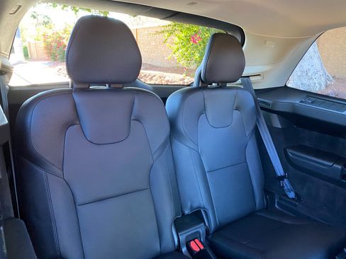 Used 2020 Volvo XC90 T6 Momentum image 45