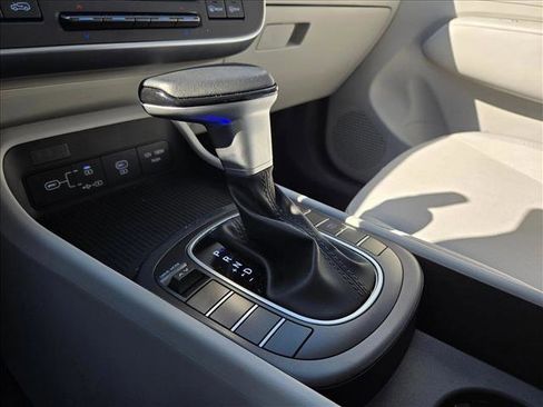 Certified 2025 Hyundai Kona SEL image 14