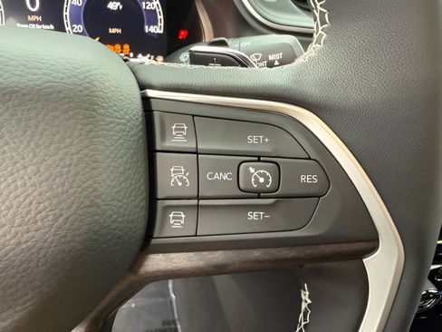 New 2025 Jeep Grand Cherokee Limited image 22