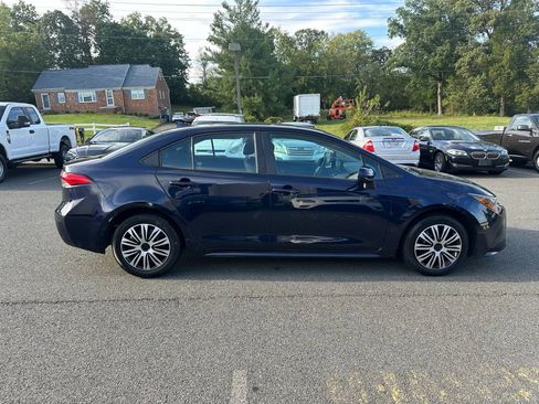 Used 2022 Toyota Corolla LE image 5