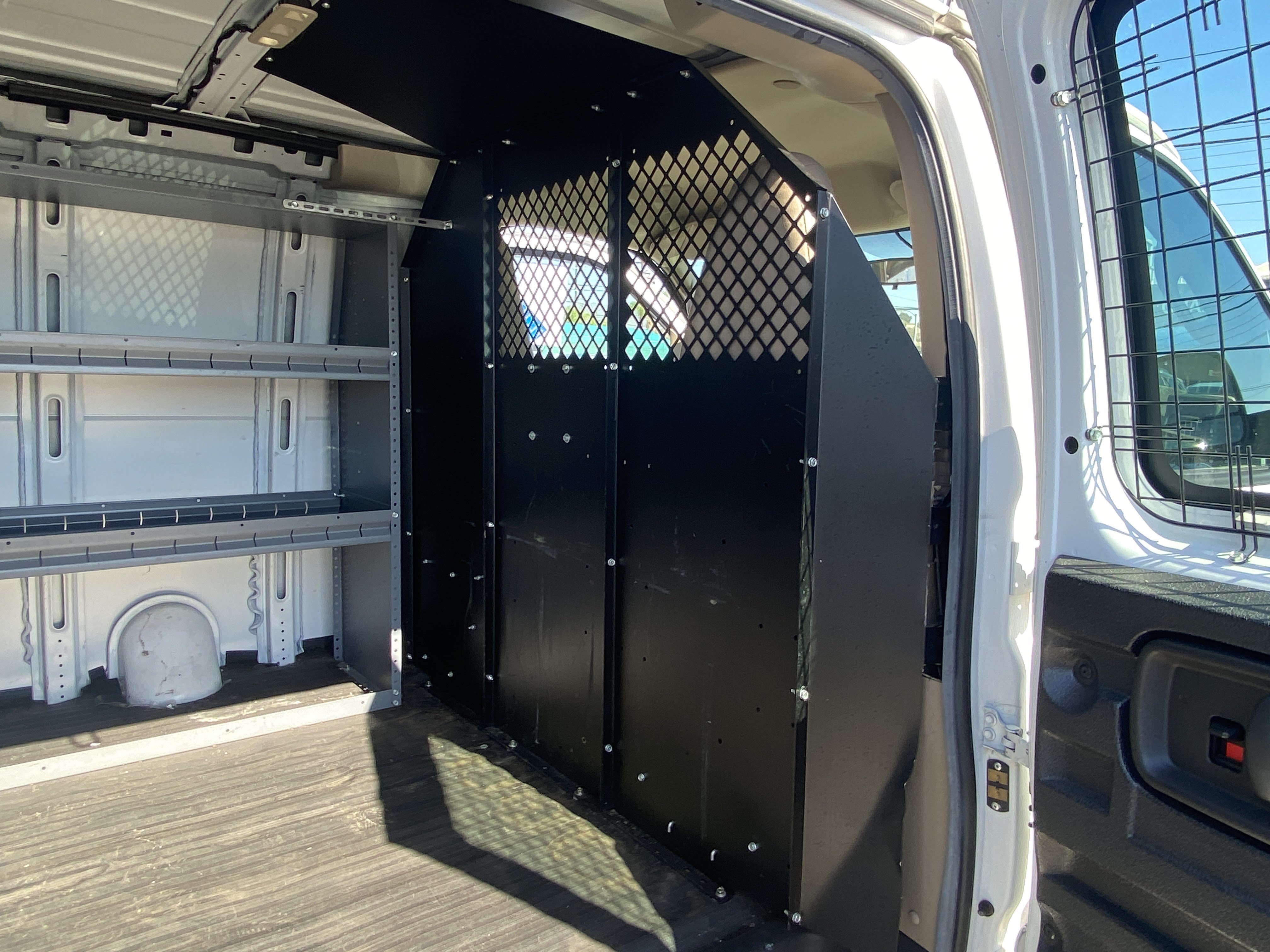 Used 2017 Chevrolet Express 2500 RWD image 20