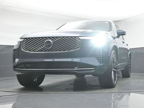 New 2026 Volvo XC90 B6 Plus w/ Protection Package Premier image 40