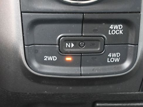 Used 2024 RAM 1500 Classic SLT AWD/4WD image 17