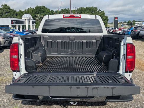Used 2021 Chevrolet Colorado W/T w/ WT Convenience Package RWD image 12