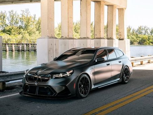 Used 2026 BMW M5 Touring w/ M Driver's Package image 2