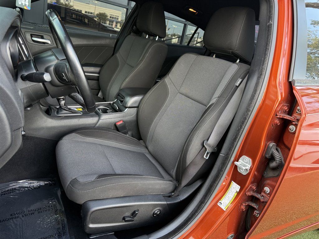 Used 2020 Dodge Charger SXT RWD image 14