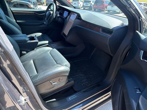 Used 2019 Tesla Model X Long Range image 19