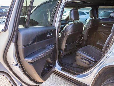 Used 2023 Jeep Grand Cherokee L Altitude image 23