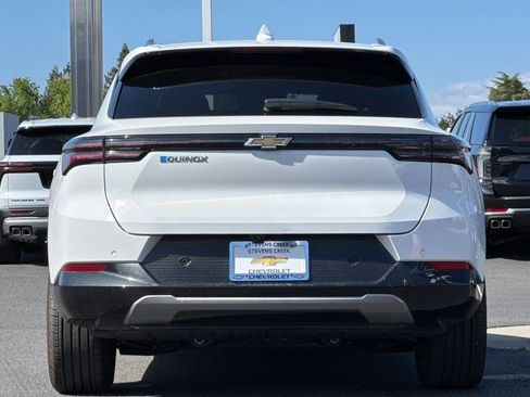 Used 2025 Chevrolet Equinox EV LT w/ Convenience Package image 6