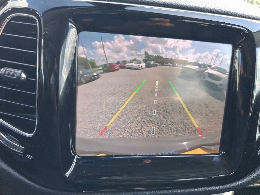 Used 2019 Jeep Compass Limited AWD/4WD image 17