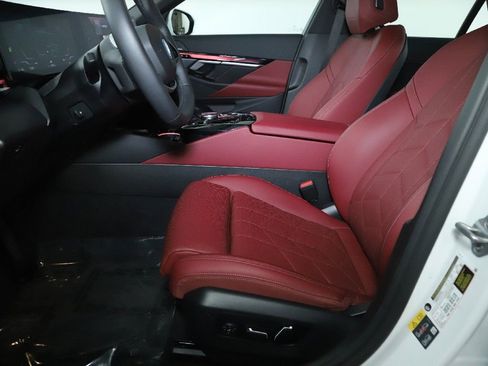 Used 2025 BMW i5 xDrive40 w/ Premium Package image 20