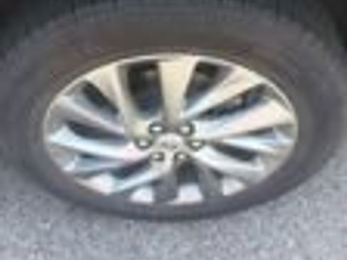 Used 2025 Buick Enclave Preferred FWD image 14