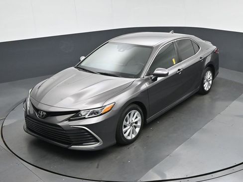 Used 2021 Toyota Camry LE FWD image 54