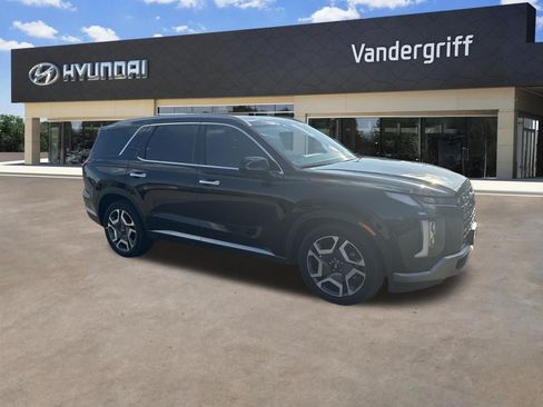 Used 2025 Hyundai Palisade SEL FWD image 2