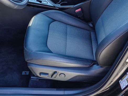 Certified 2024 Kia Niro EX FWD image 17