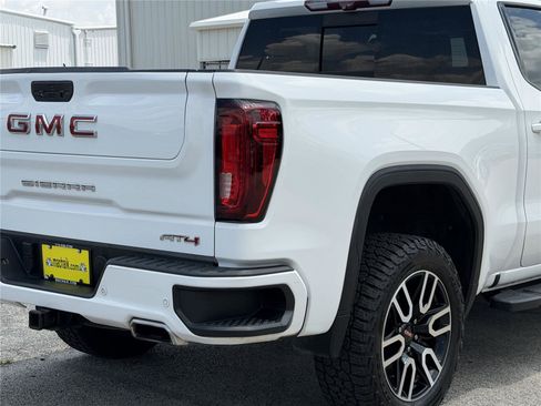 Used 2020 GMC Sierra 1500 AT4 w/ AT4 Premium Package AWD/4WD image 10