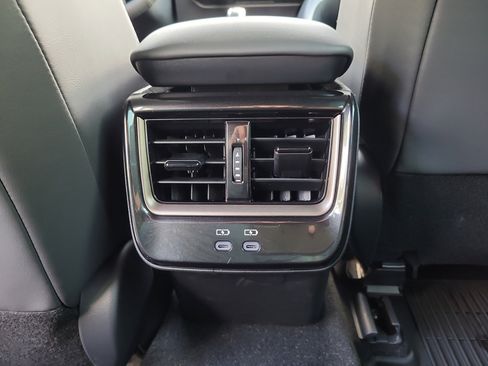 Used 2025 Toyota Crown Signia w/ Advanced Technology Package AWD/4WD image 17