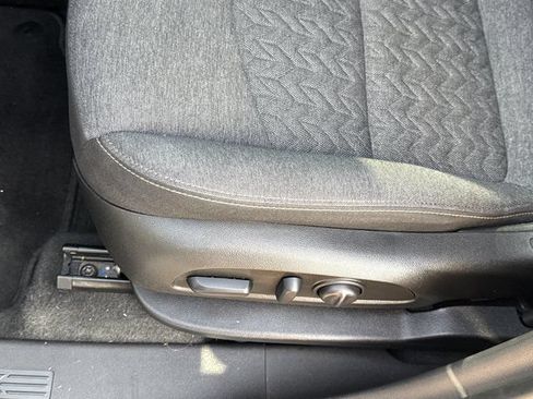 Used 2022 Chevrolet Equinox LT FWD image 13