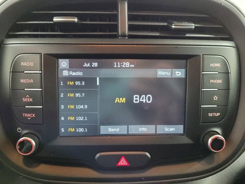 Used 2020 Kia Soul LX FWD image 25