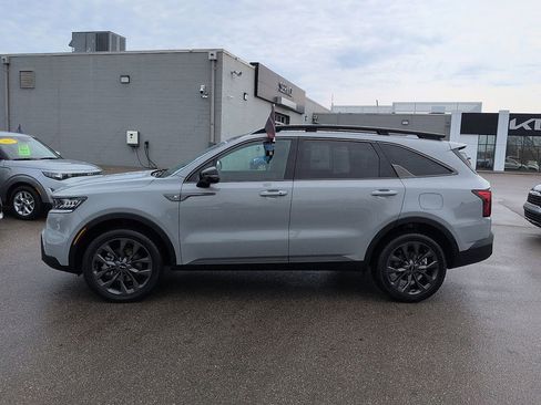 Used 2023 Kia Sorento X-Line EX image 4
