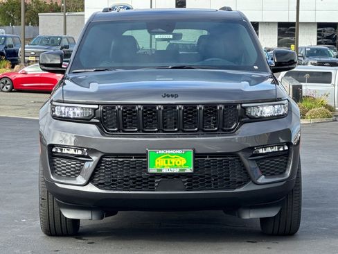 New 2025 Jeep Grand Cherokee Limited w/ Black Appearance Package image 11