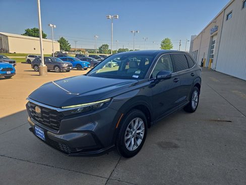 Used 2023 Honda CR-V EX image 4