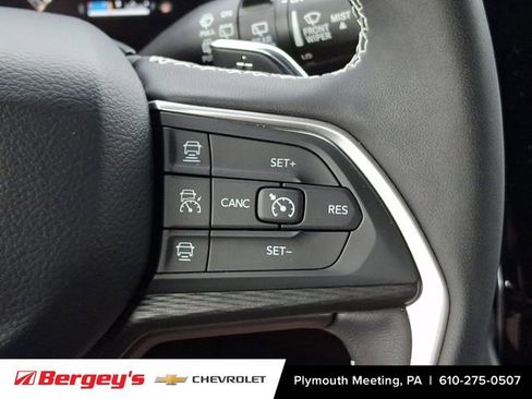 Used 2025 Jeep Grand Cherokee Altitude image 24