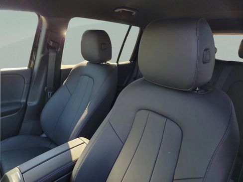 Used 2025 Mercedes-Benz GLB 250 image 14