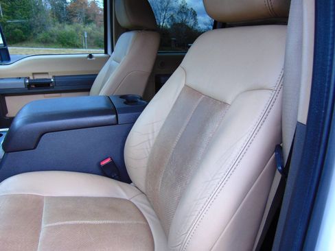 Used 2011 Ford F250 Lariat w/ Lariat Ultimate Pkg image 49