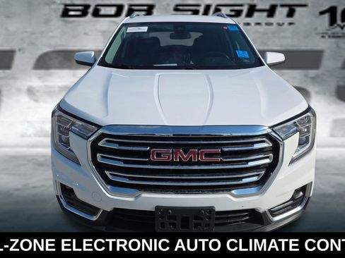 Used 2024 GMC Terrain SLT image 9