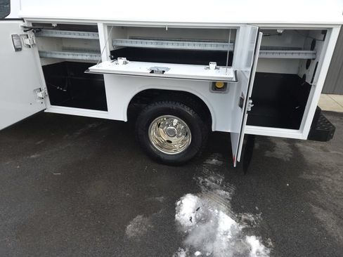 Used 2019 Ford F350 4x4 SuperCab DRW Super Duty image 4