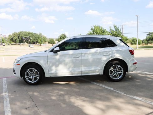 Used 2019 Audi Q5 2.0T Premium w/ Convenience Package AWD/4WD image 4