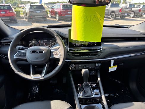 New 2026 Jeep Compass Latitude AWD/4WD image 14