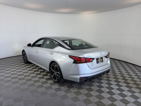 Used 2024 Nissan Altima 2.5 SR FWD image 8