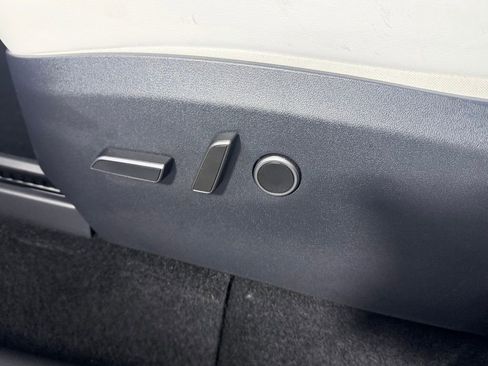 Used 2024 Tesla Model Y Performance image 22